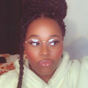 Meet your Posher, Whitney